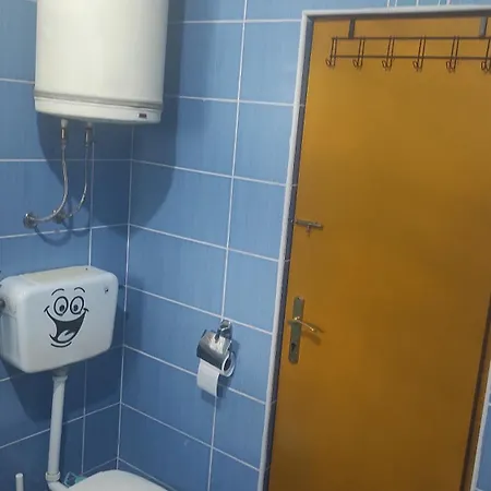 Apartman Leonida 3 *