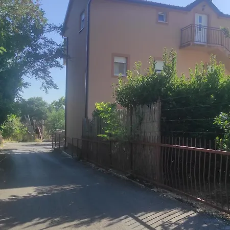 Leonida 3 Apartment